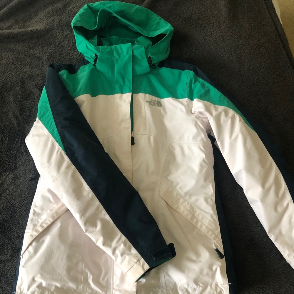 The North Face Women’s Hooded Hyvent Jacket